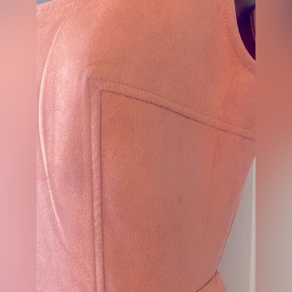 H&M New juniors suede sleeveless mini dress fitted with flared shirt in blush S - Picture 3 of 11